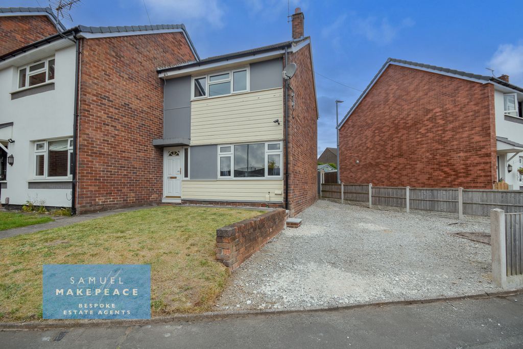 Property photo 1 of 16 Well-Presented Two Bedroom End Terraced Property With Large Driveway