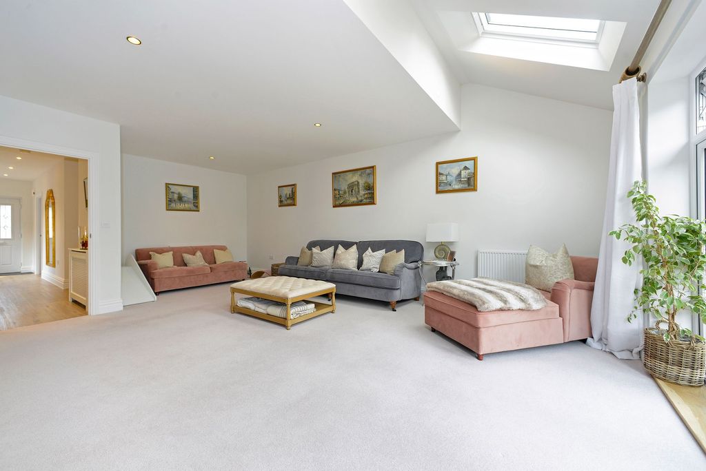 Property photo 3 of 20