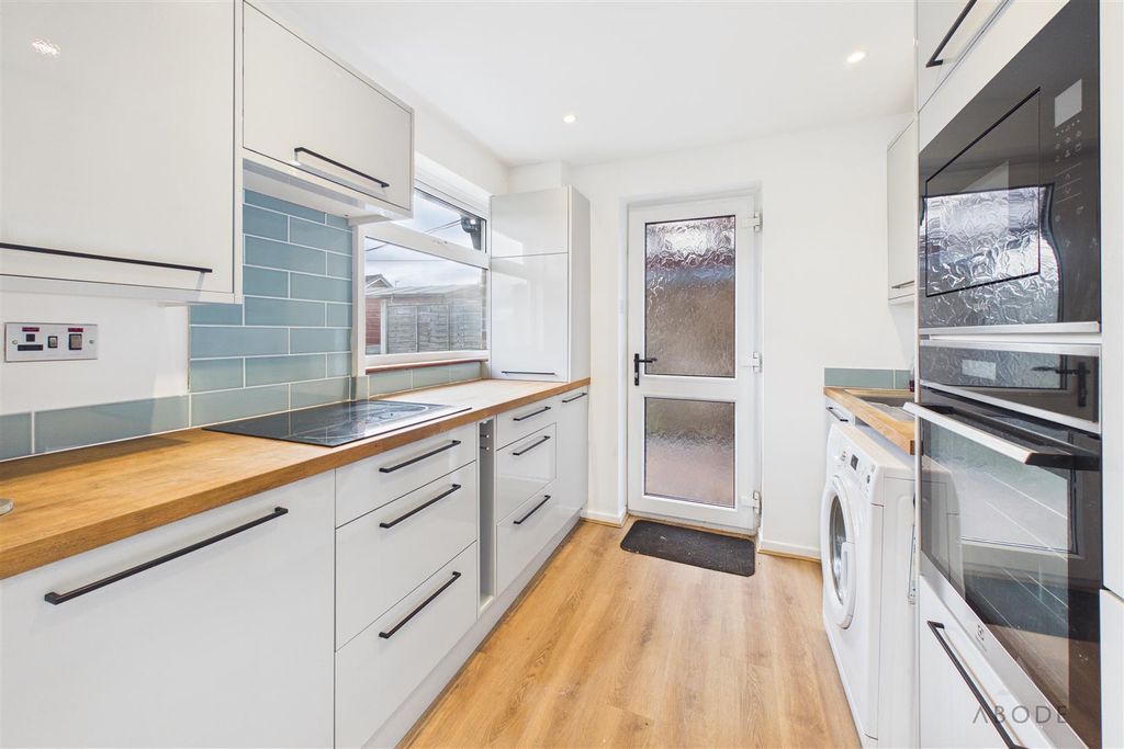 Property photo 2 of 18 Cam02544G0-Pr0355-Still009.Jpg