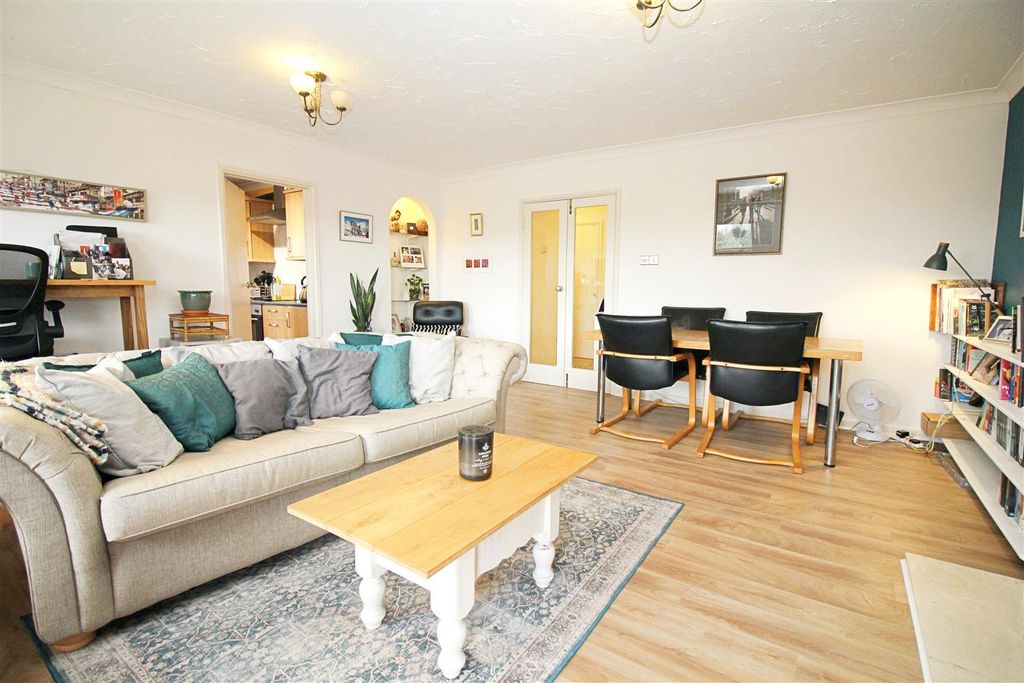 Property photo 1 of 12 3