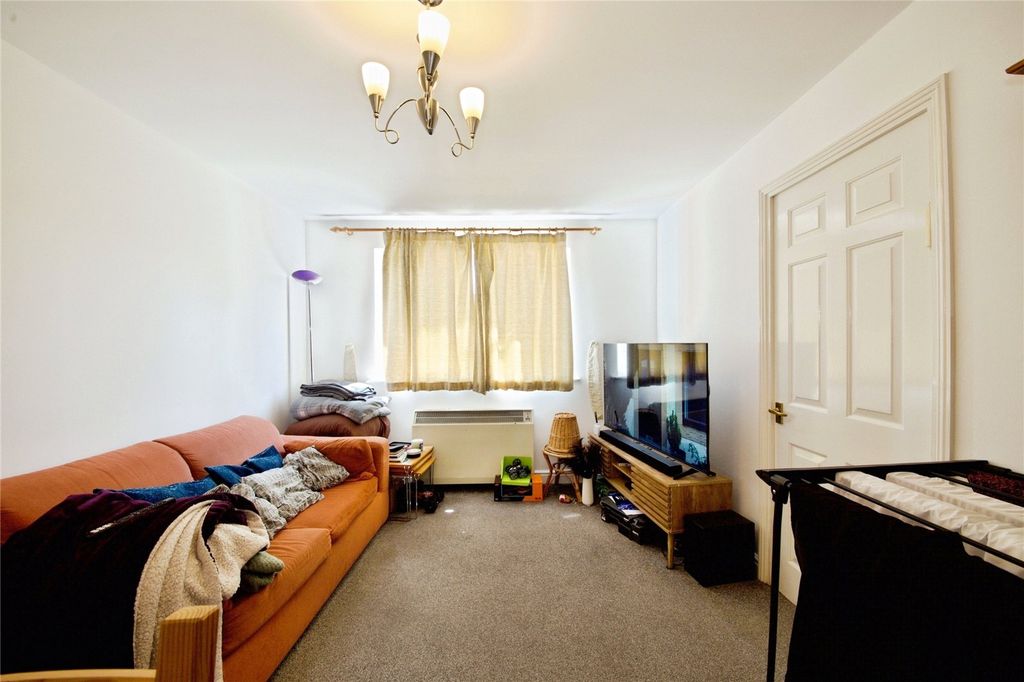 Property photo 2 of 18 Reception Room
