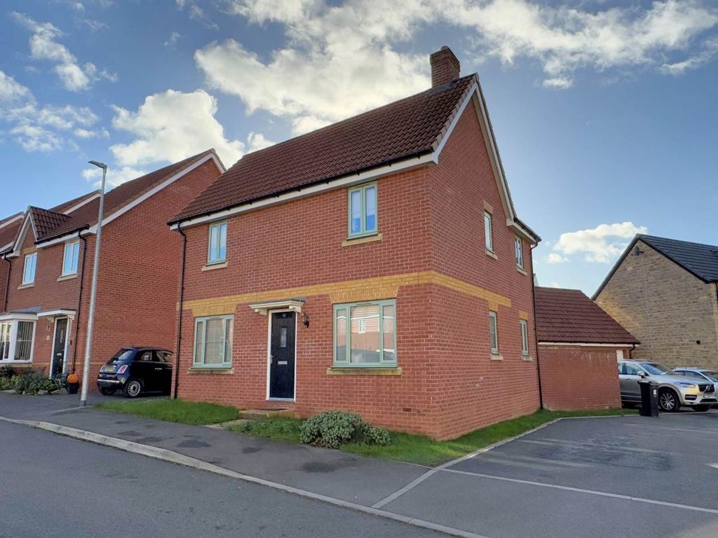 Property photo 2 of 11 16Raw2