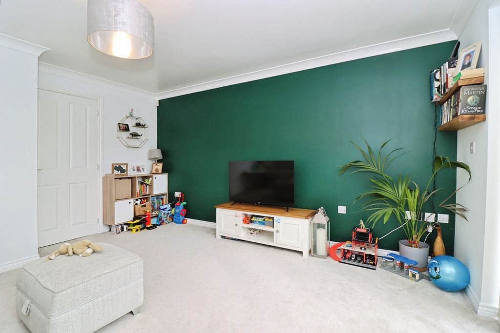 Property photo 3 of 14