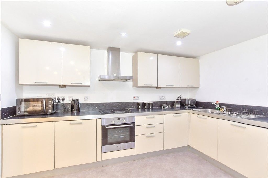 Property photo 1 of 8 Kitchen