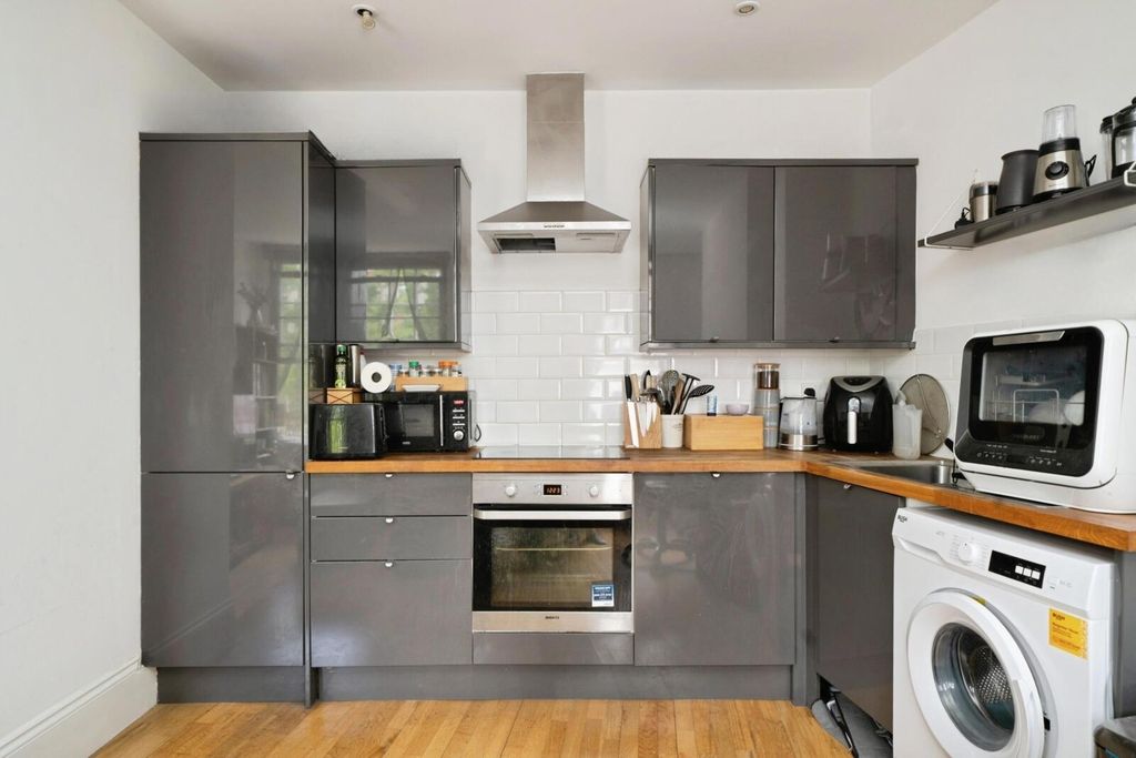 Property photo 3 of 10 Picture No. 48