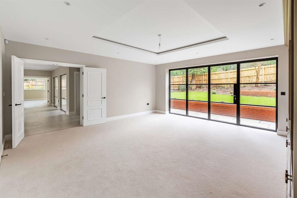 Additional image 9 of 4 bed detached house for saleCross Lanes, Guildford GU1