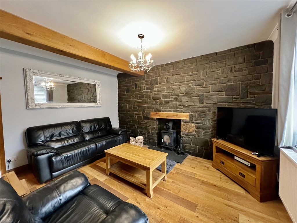 Property photo 2 of 23 Lounge