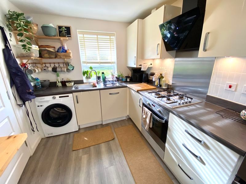 Property photo 3 of 12 Photo 8