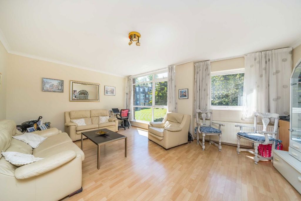Property photo 3 of 9