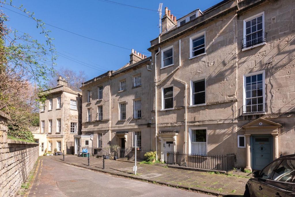 Property photo 1 of 17 First Floor Flat, 6 Ainslies Belvedere, Bath, BA1