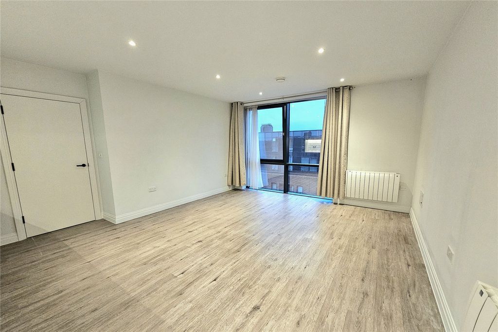 Property photo 2 of 13 Picture No. 47