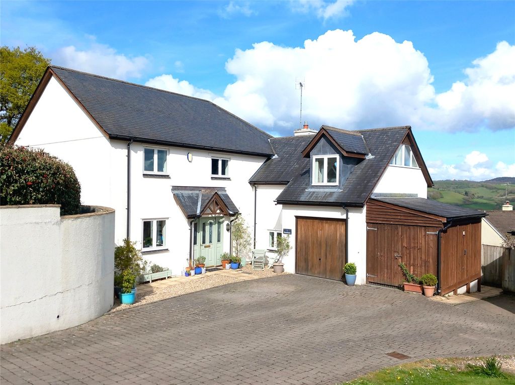 Property photo 1 of 23 House Frontage