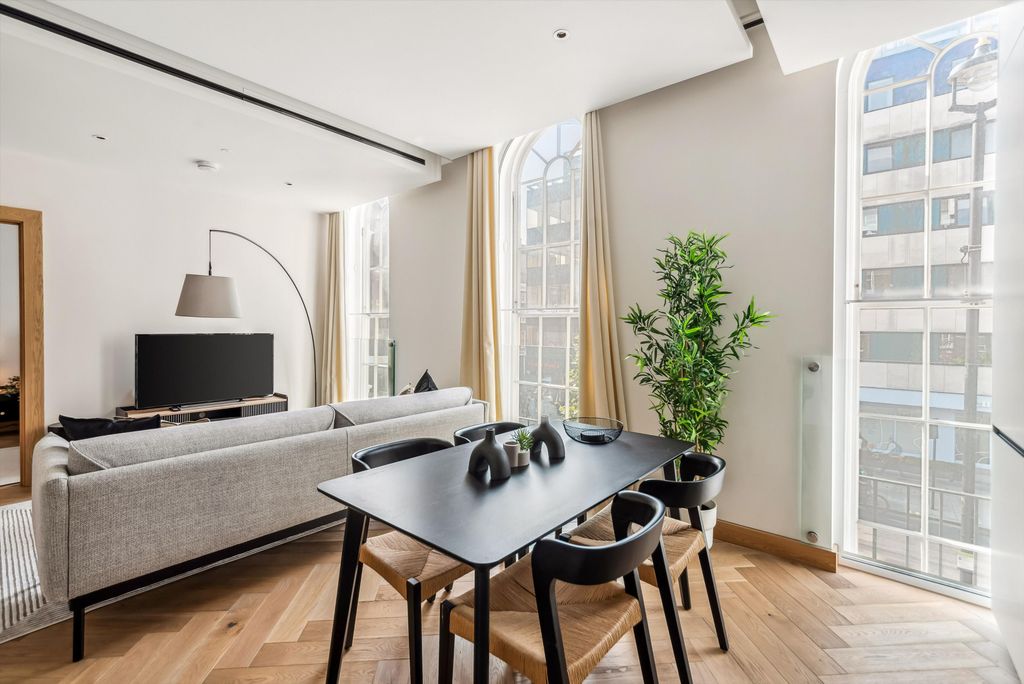 Property photo 3 of 11 Image