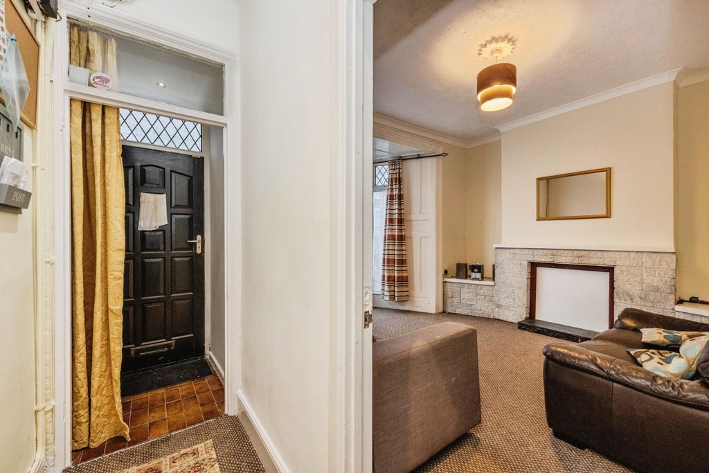 Property photo 2 of 19 Pbox-Img.Jpg