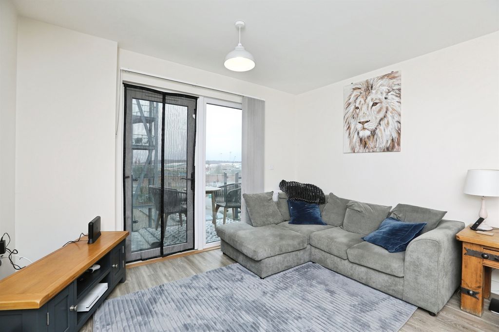 Property photo 3 of 7