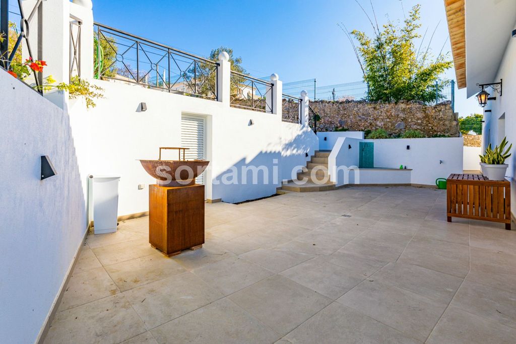 Property photo 1 of 28