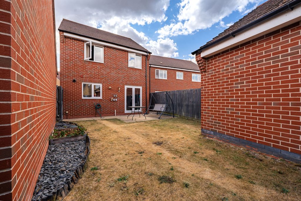 Property photo 2 of 23 G4