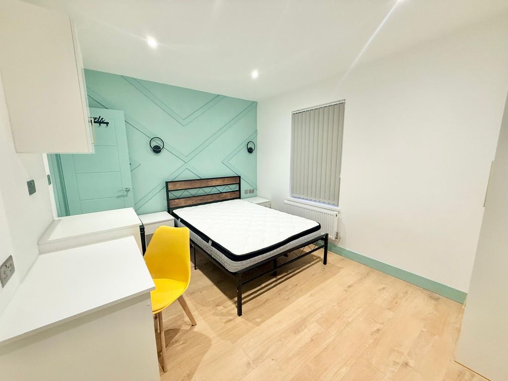 Additional image 7 of 6 bed shared accommodation to rentFrindsbury Road, Rochester Strood ME2