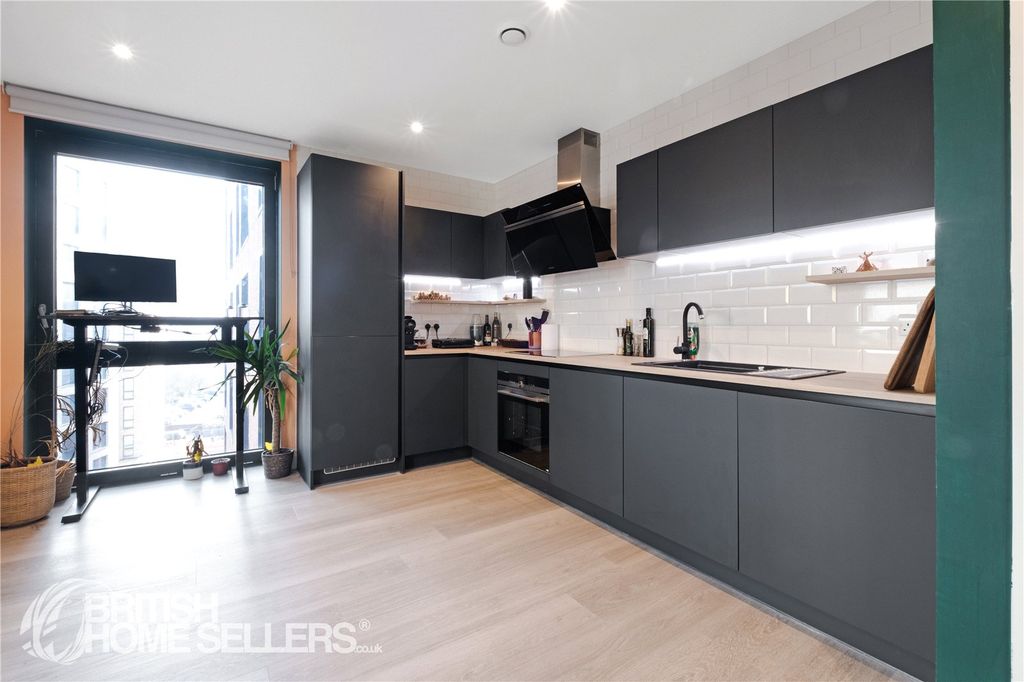 Property photo 1 of 12 Picture No. 14