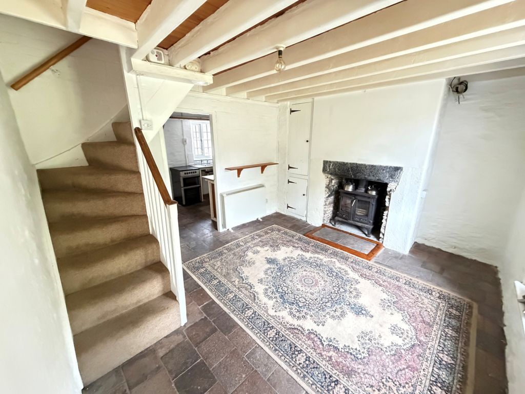 Property photo 2 of 11 3