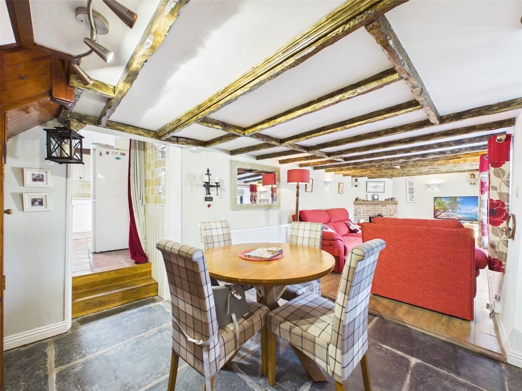 Property photo 2 of 17 Picture No. 02