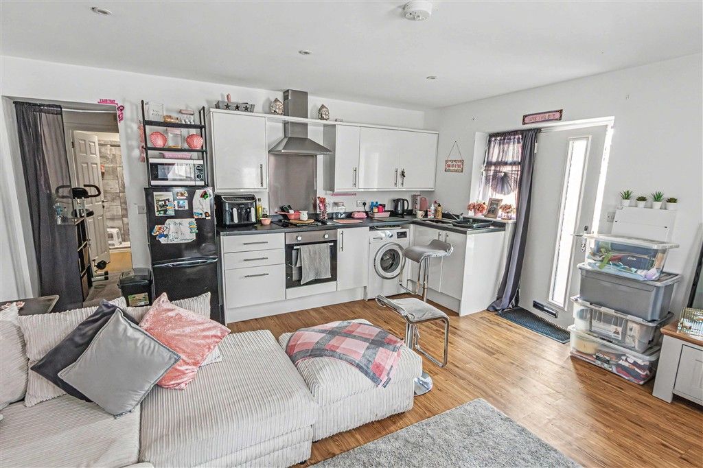 Property photo 2 of 14