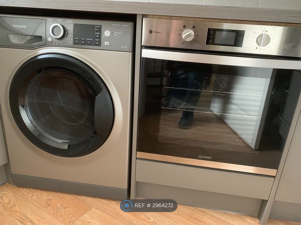Property photo 3 of 16 Kitchen Appliances