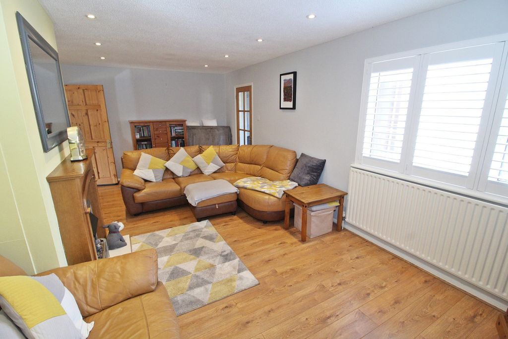 Property photo 3 of 13 5041924