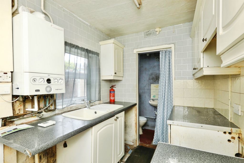 Property photo 3 of 13