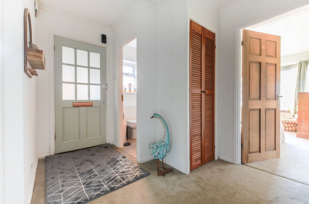 Property photo 3 of 31