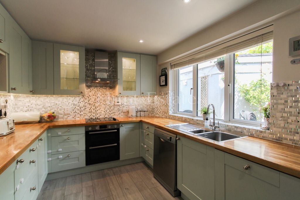 Property photo 3 of 17 Not Specified