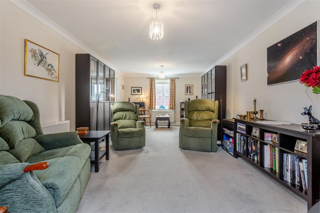 Property photo 3 of 39