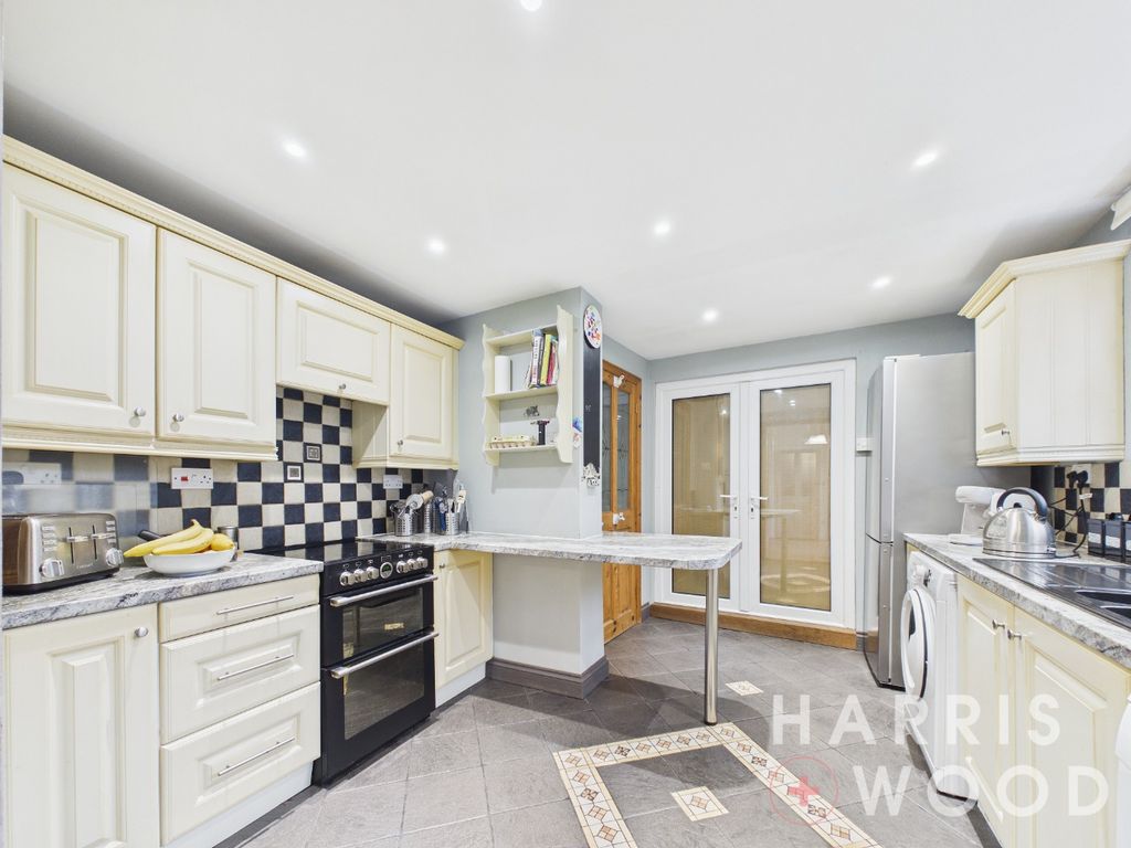 Property photo 3 of 34 4921304