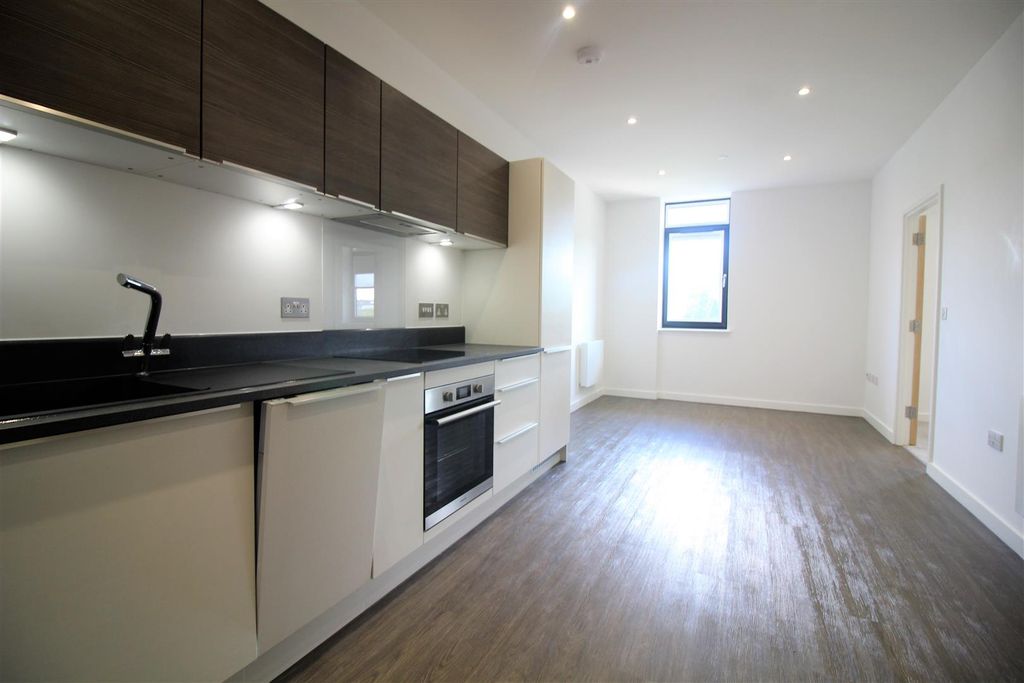 Property photo 2 of 13