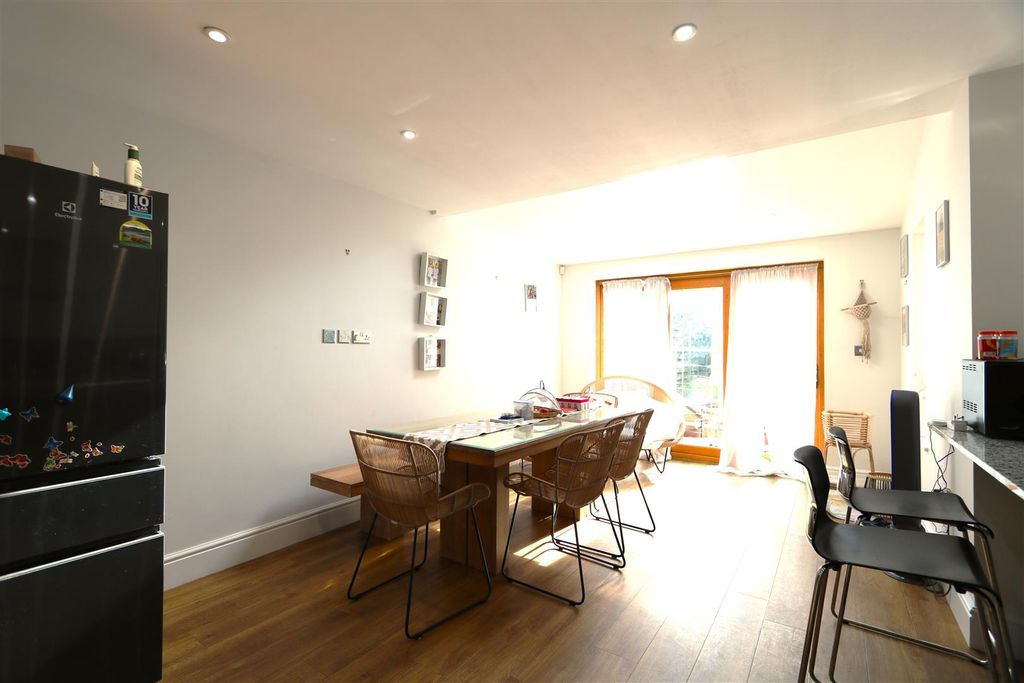 Property photo 2 of 9 Dining Room .Jpg