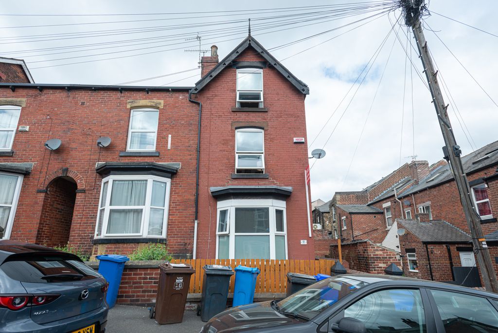 Property photo 1 of 21