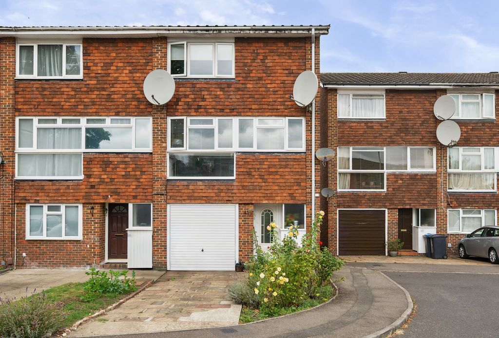Property photo 1 of 15 1342357-11-68A599...