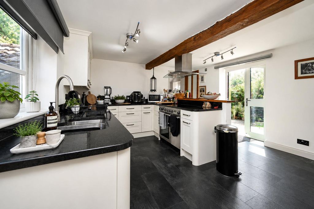 Property photo 3 of 17 Ae9159A4-135E-4Fc5-8B54-662B3Bce3E88 (002).Png
