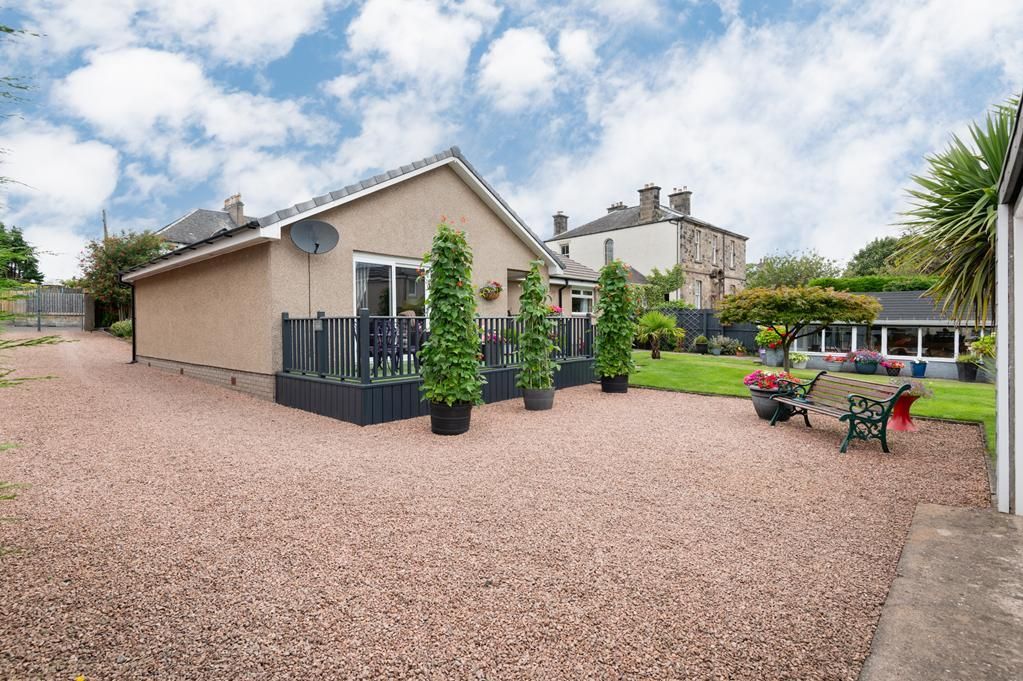 Property photo 2 of 29 Lev1369Rdc Driveway.Jpg