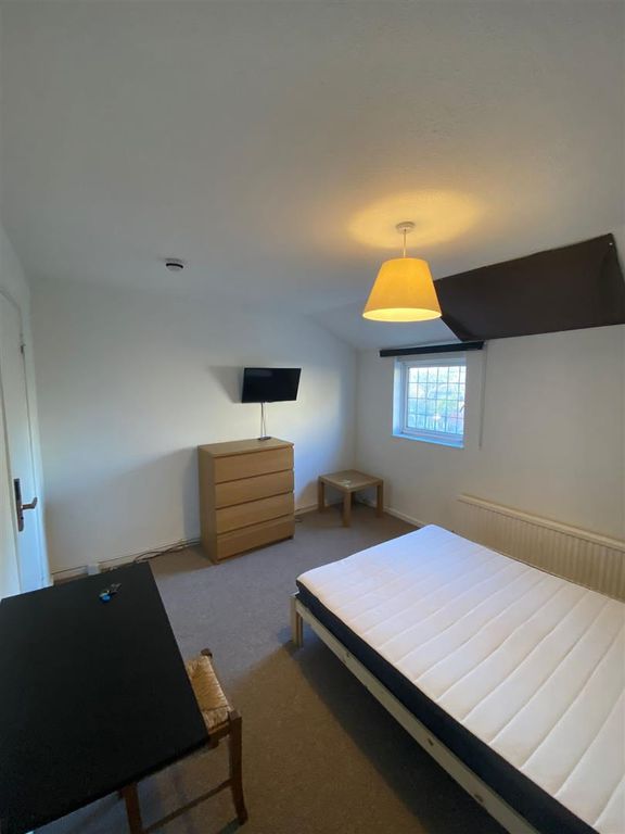 Property photo 3 of 12 4c5c453F-19A8-448A-A399-958c37A07ee2.Jpg