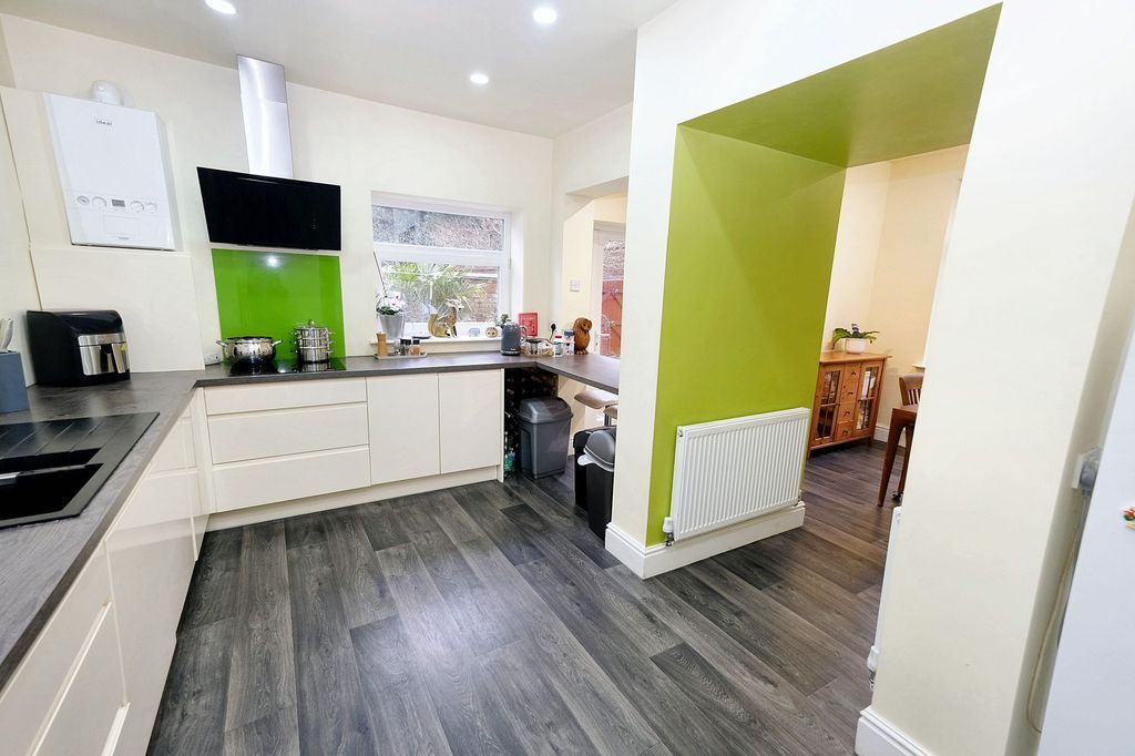 Property photo 1 of 54