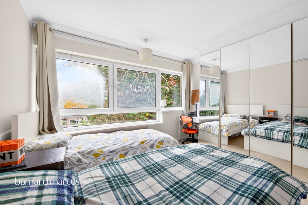 Property photo 3 of 7 Bedroom 2