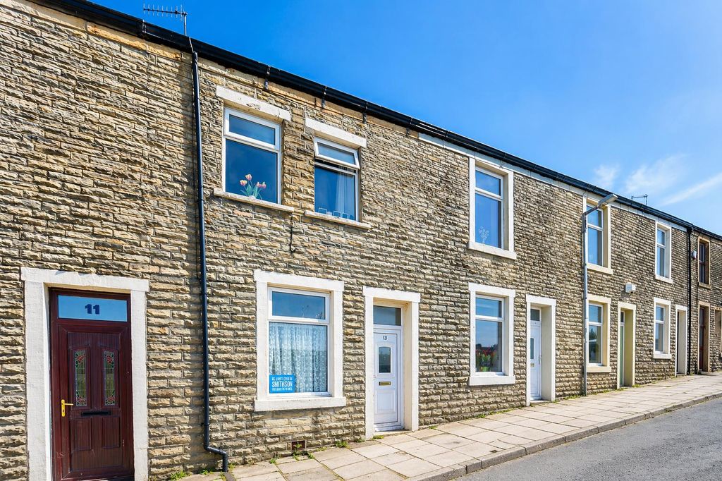 Property photo 2 of 14 2