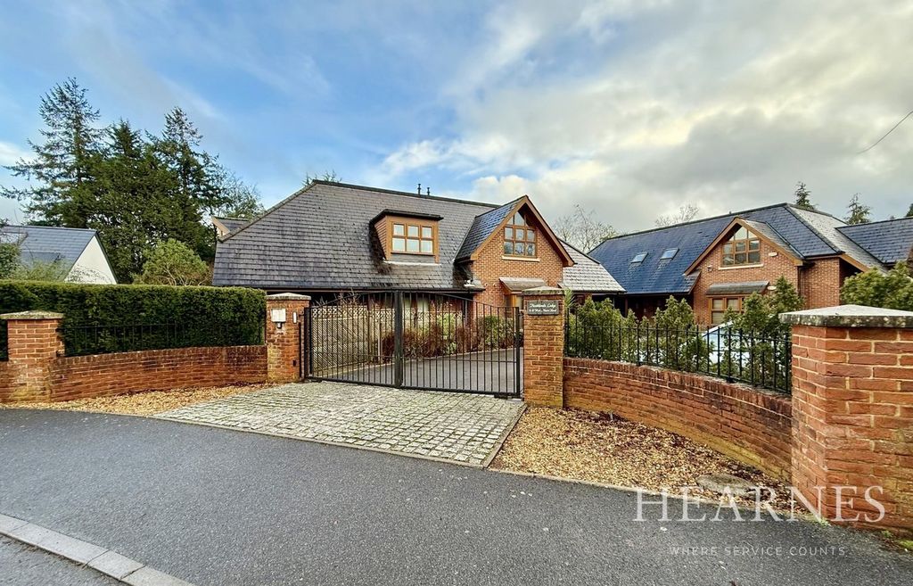 Property photo 1 of 16