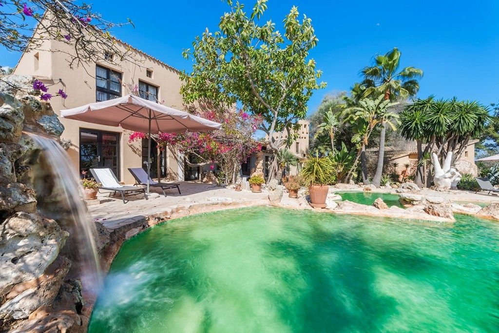 Property photo 1 of 20 Pool (3)