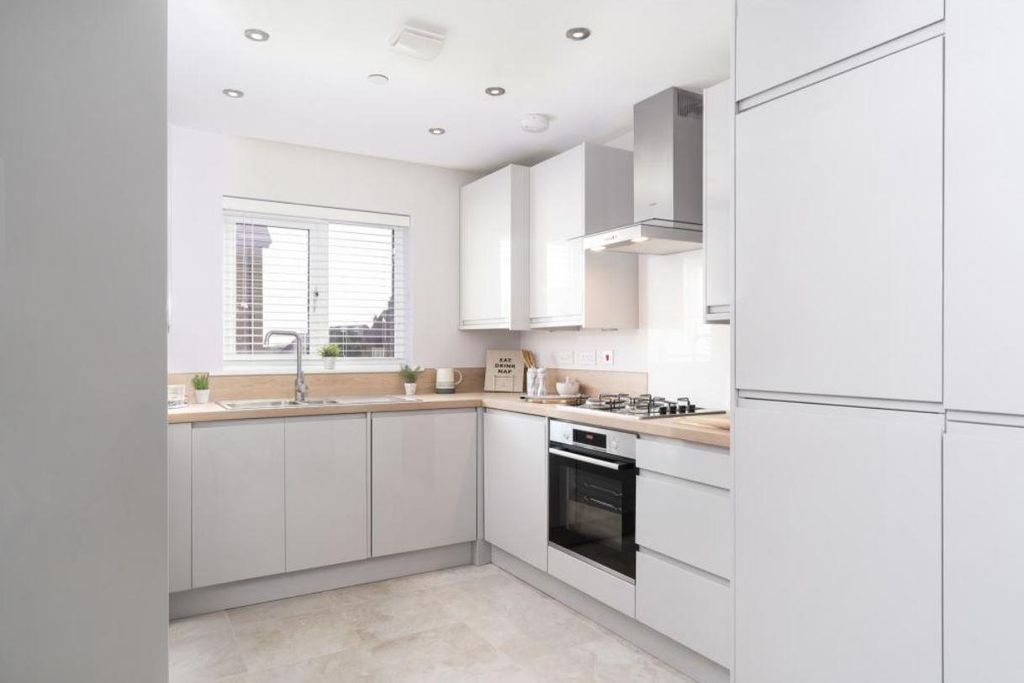 Property photo 2 of 6 Kitchen.Jpg
