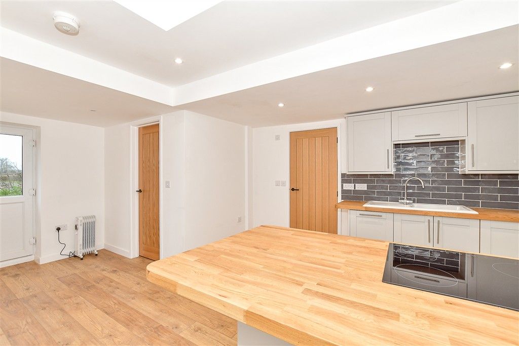 Property photo 3 of 20 Kitchen