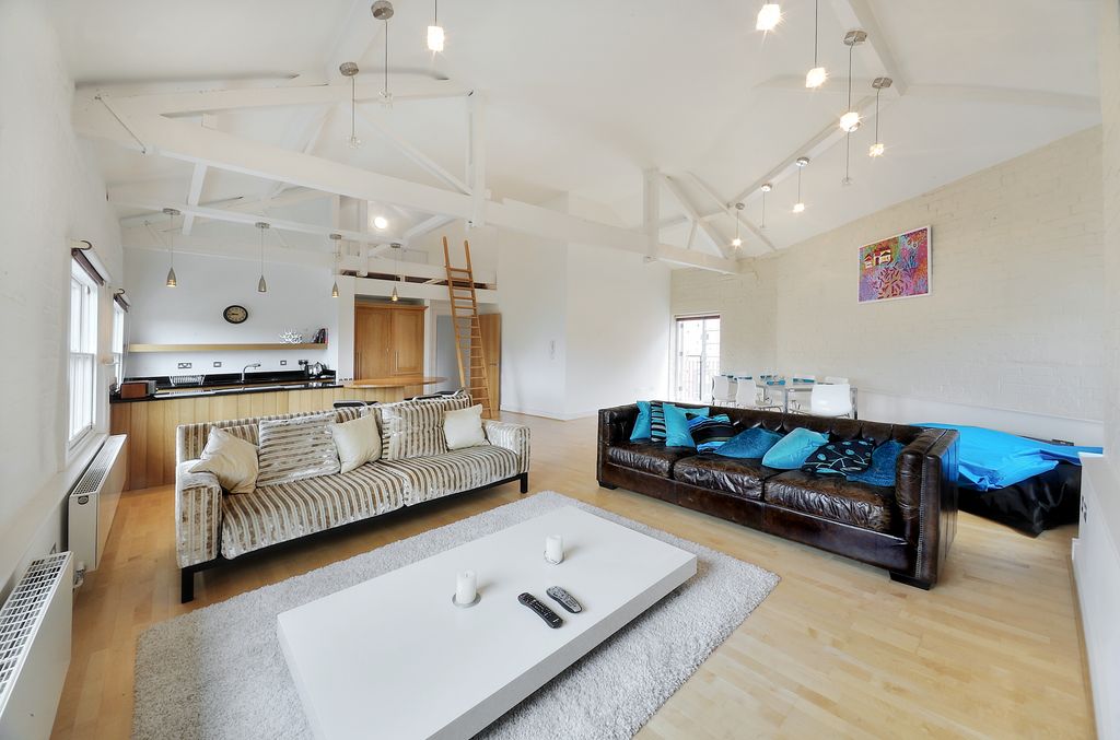 Property photo 2 of 9 Photo 04