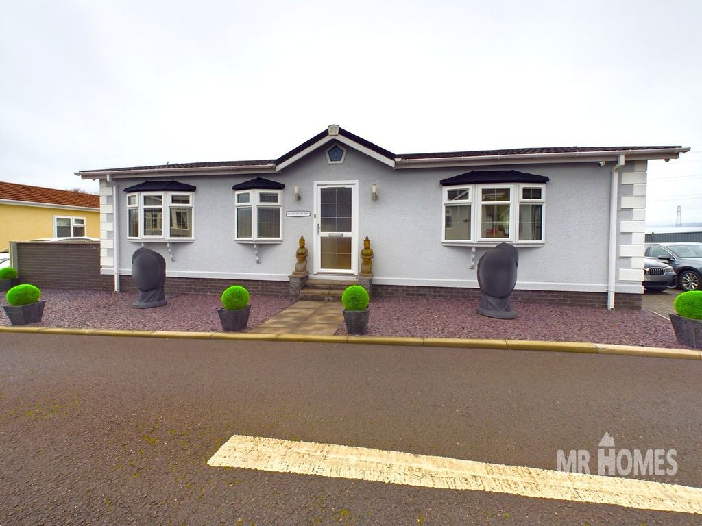 Property photo 1 of 27