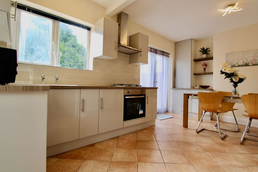 Property photo 2 of 15 Kitchen Diner 1
